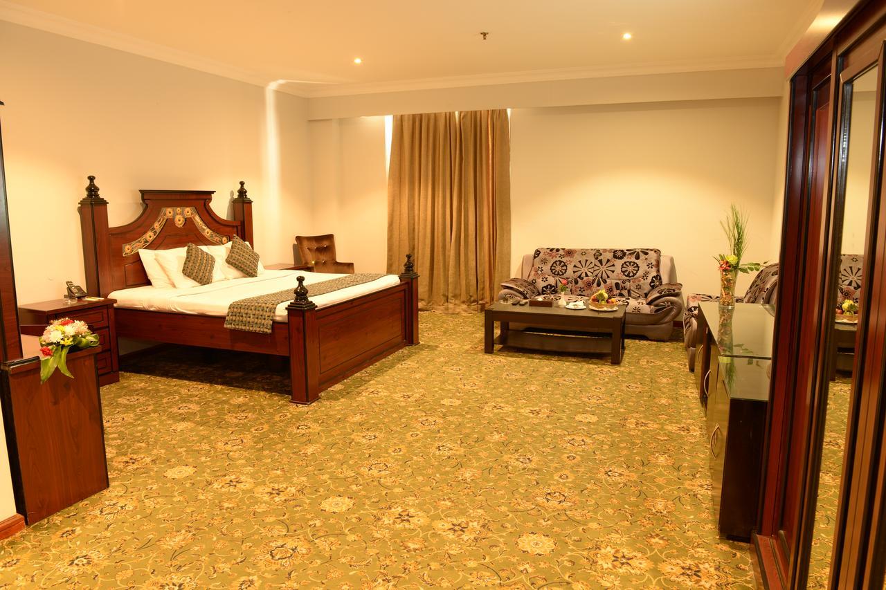 Phoenicia Hotel Manama Exterior photo