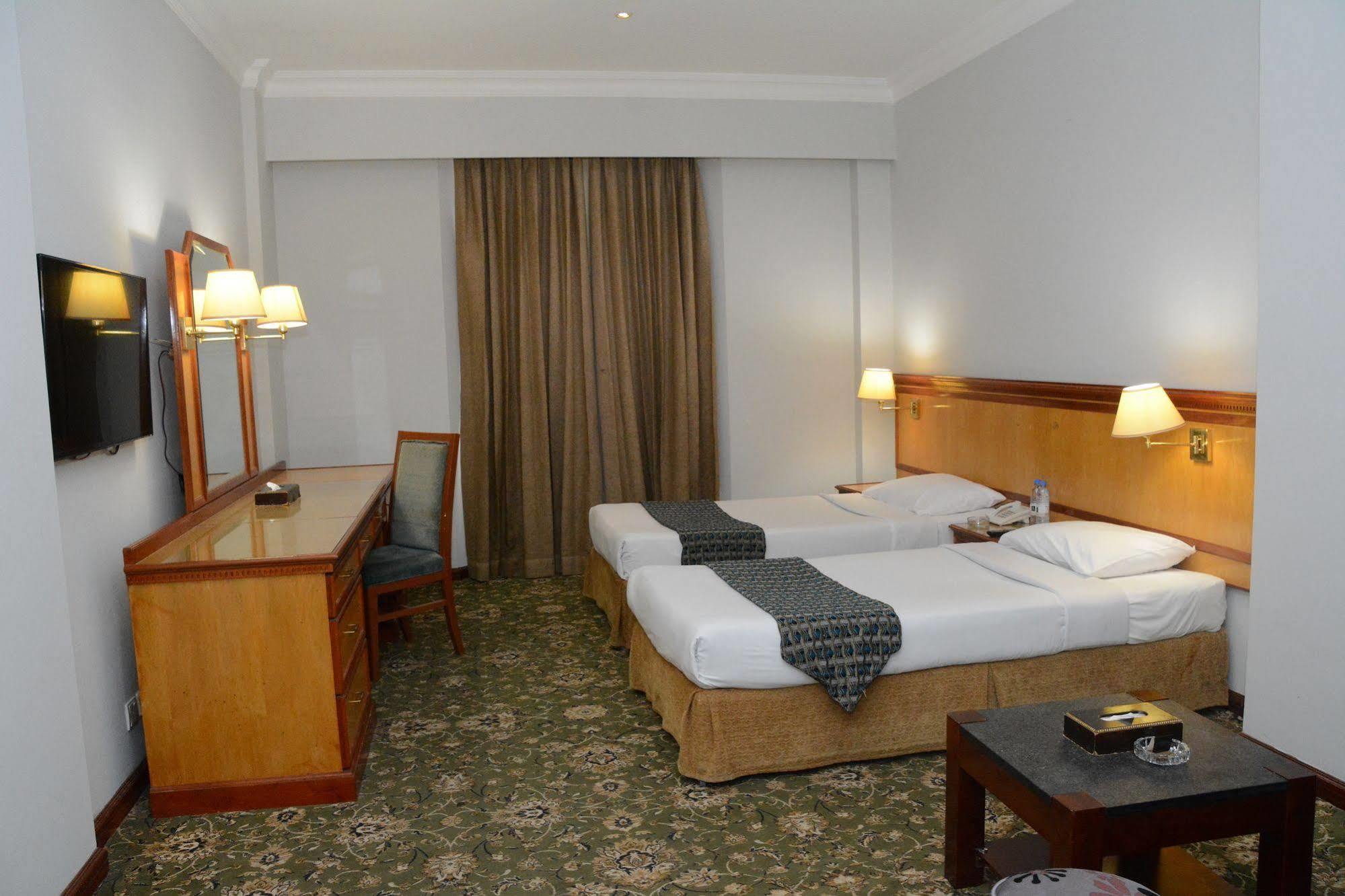 Phoenicia Hotel Manama Exterior photo